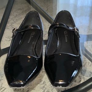 CL by Laundry size 7.5 /38 patten shoes